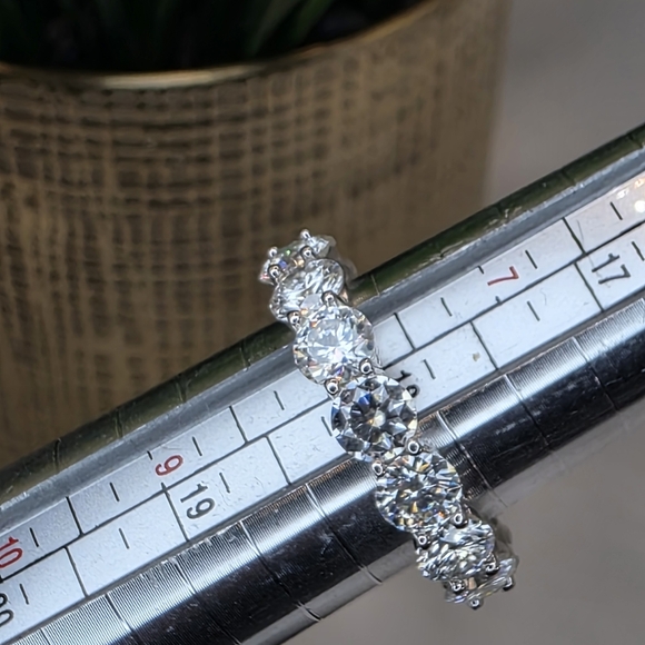 💎 7.5 Ct Moissanite Eternity Band – Elegant Sparkle - Picture 3 of 6